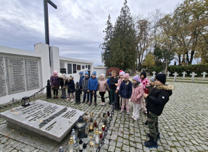 Pamiętamy o zmarłych-wyjście na cmentarz