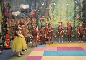 Misie tańczą ze Śnieżką