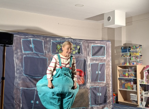 Teatrzyk pt. "Co kryje się w starej komodzie?"
